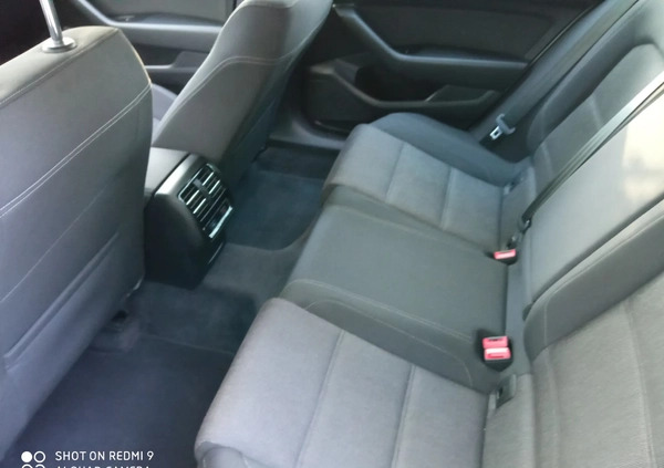 Volkswagen Passat cena 41900 przebieg: 297300, rok produkcji 2017 z Piła małe 254